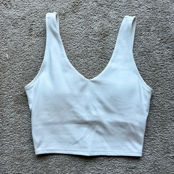 Bundle of P’Tula sports bra and crop tanks - Picture 4 of 7